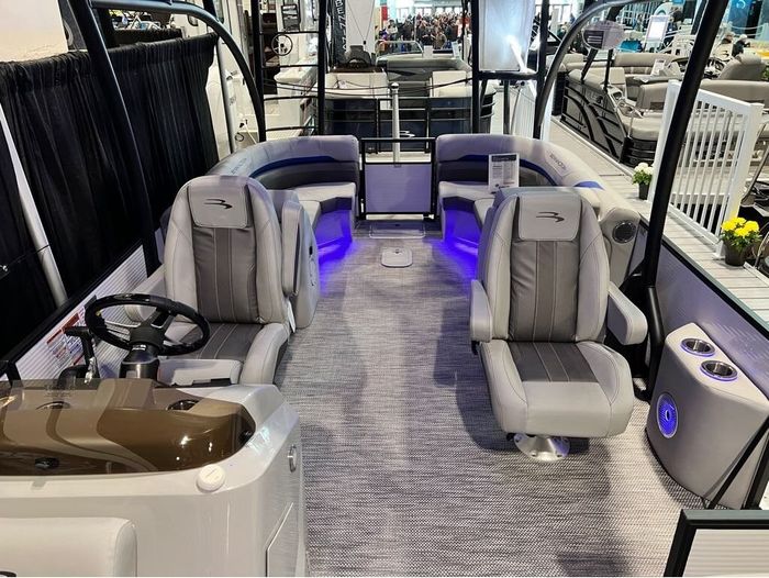2023 Bennington 25 SXSRTD Top Deck Waterslide 175HP Yamaha VMAX SH Photo 47 of 54