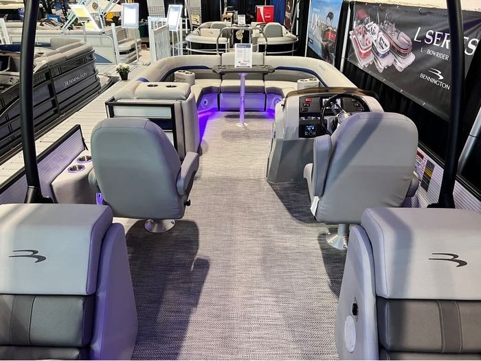 2023 Bennington 25 SXSRTD Top Deck Waterslide 175HP Yamaha VMAX SH Photo 40 of 54