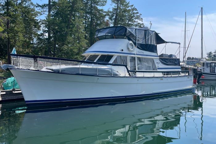 1981 Tollycraft 48 Cockpit Motor Yacht Photo 1 of 53