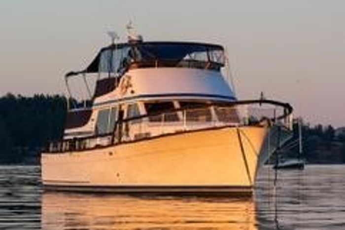 1981 Tollycraft 48 Cockpit Motor Yacht Photo 2 of 53