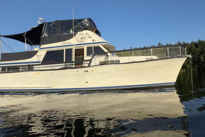 1981 Tollycraft 48 Cockpit Motor Yacht Photo 3 of 53