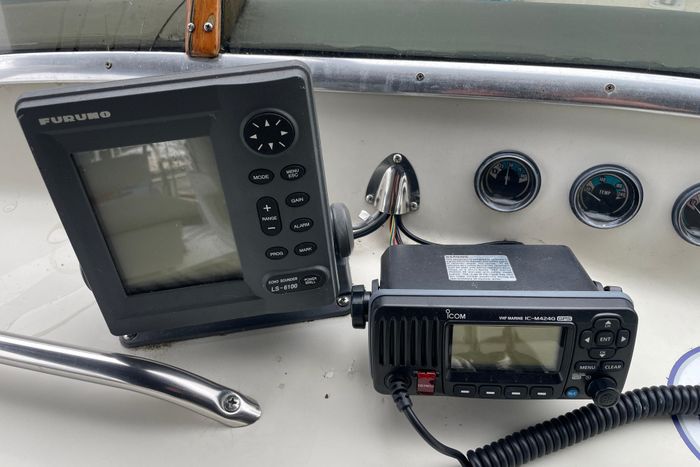 1981 Tollycraft 48 Cockpit Motor Yacht Photo 9 of 53