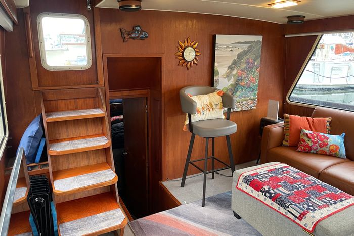 1981 Tollycraft 48 Cockpit Motor Yacht Photo 12 of 53
