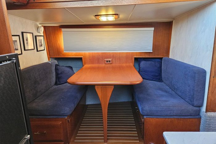 1981 Tollycraft 48 Cockpit Motor Yacht Photo 20 of 53