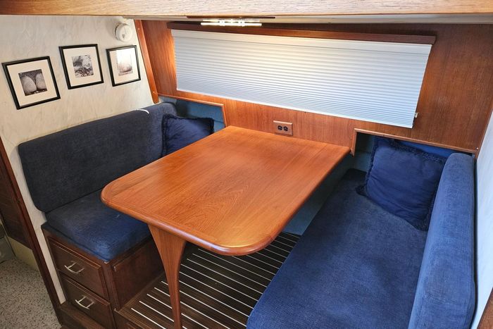 1981 Tollycraft 48 Cockpit Motor Yacht Photo 21 of 53