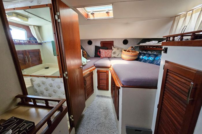 1981 Tollycraft 48 Cockpit Motor Yacht Photo 25 of 53