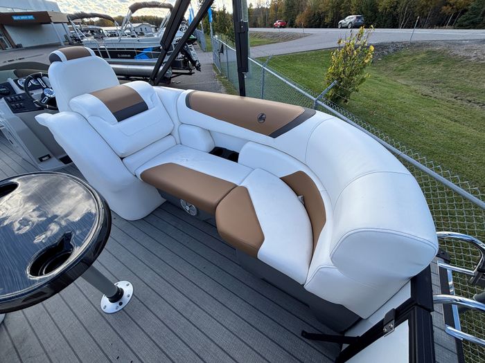 2024 Legend E-Series 23 Lounge Photo 32 sur 38