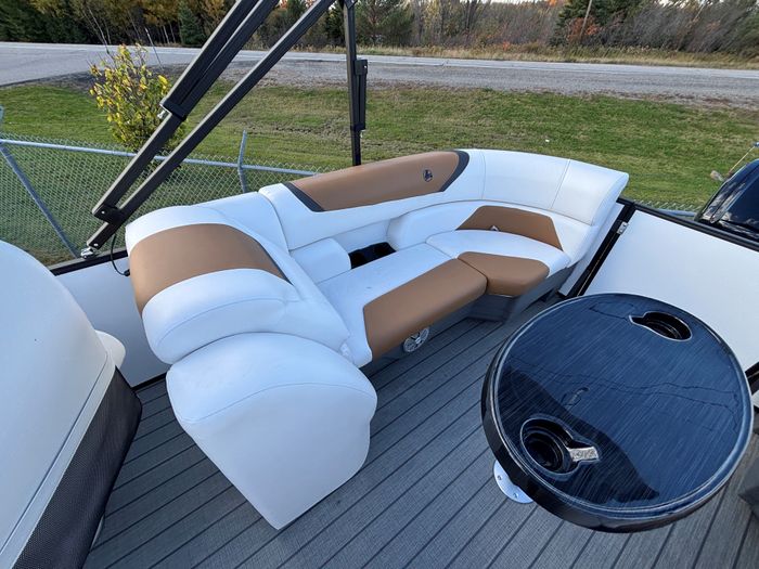 2024 Legend E-Series 23 Lounge Photo 34 sur 38