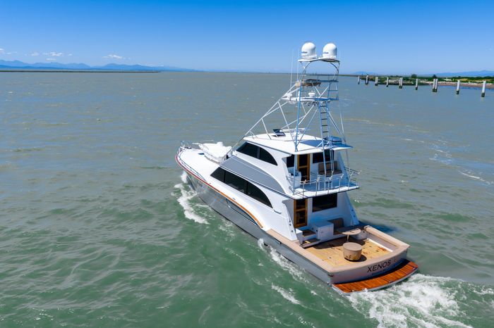 1998 Donzi R73 Photo 8 of 107