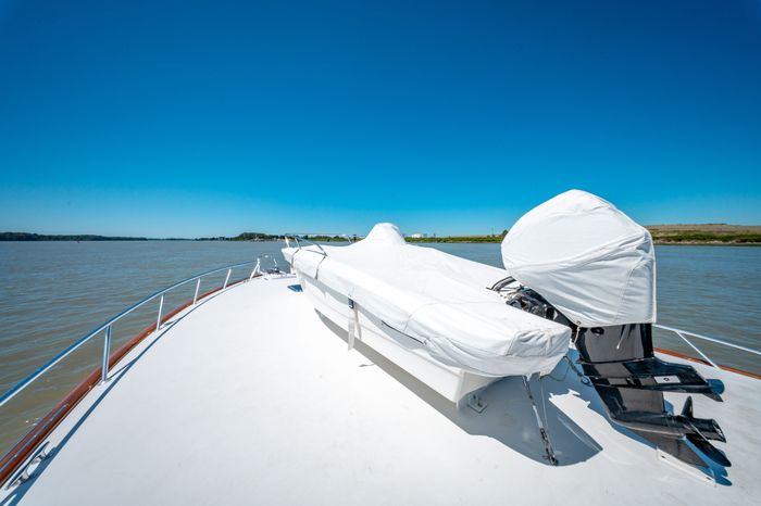 1998 Donzi R73 Photo 17 of 107