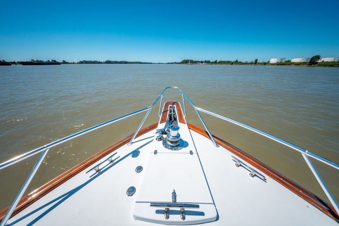 1998 Donzi R73 Photo 18 of 107