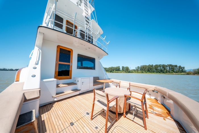 1998 Donzi R73 Photo 22 of 107