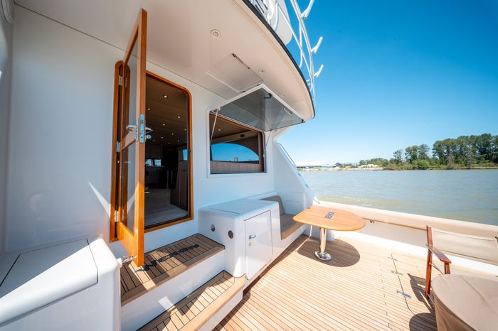 1998 Donzi R73 Photo 30 of 107