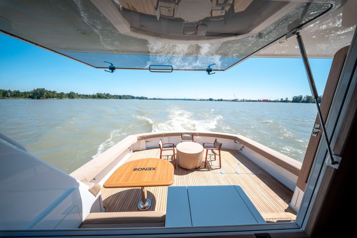 1998 Donzi R73 Photo 32 of 107