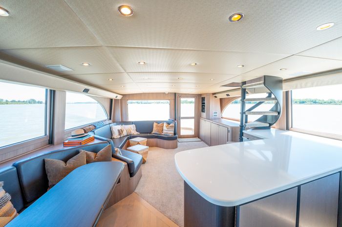 1998 Donzi R73 Photo 40 of 107