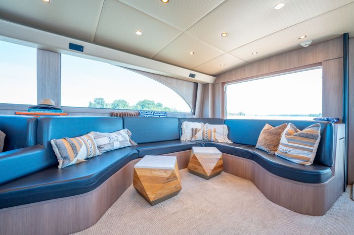 1998 Donzi R73 Photo 42 of 107