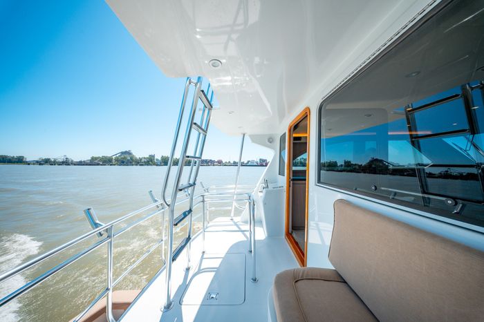 1998 Donzi R73 Photo 57 of 107