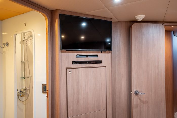 1998 Donzi R73 Photo 66 of 107