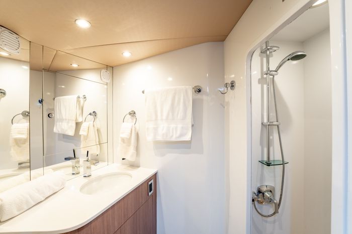 1998 Donzi R73 Photo 74 of 107