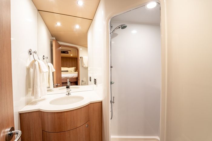 1998 Donzi R73 Photo 90 of 107