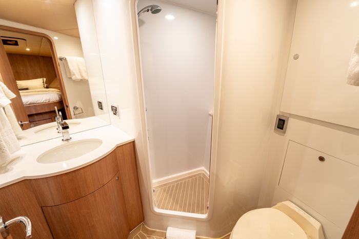 1998 Donzi R73 Photo 91 of 107