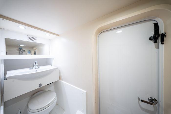 1998 Donzi R73 Photo 96 of 107