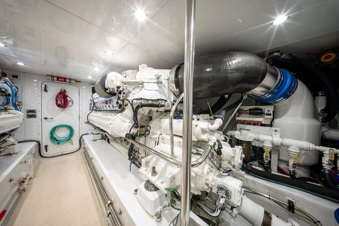 1998 Donzi R73 Photo 101 of 107