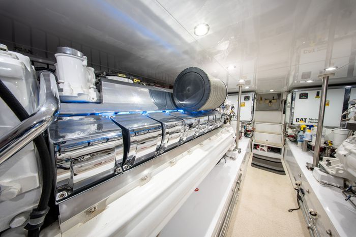 1998 Donzi R73 Photo 102 of 107