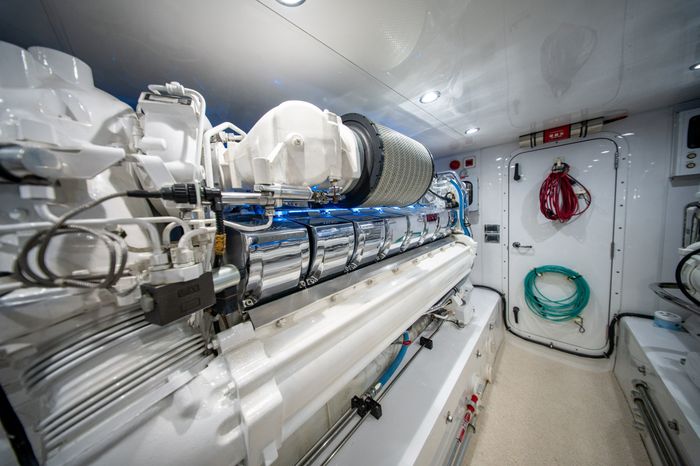 1998 Donzi R73 Photo 104 of 107