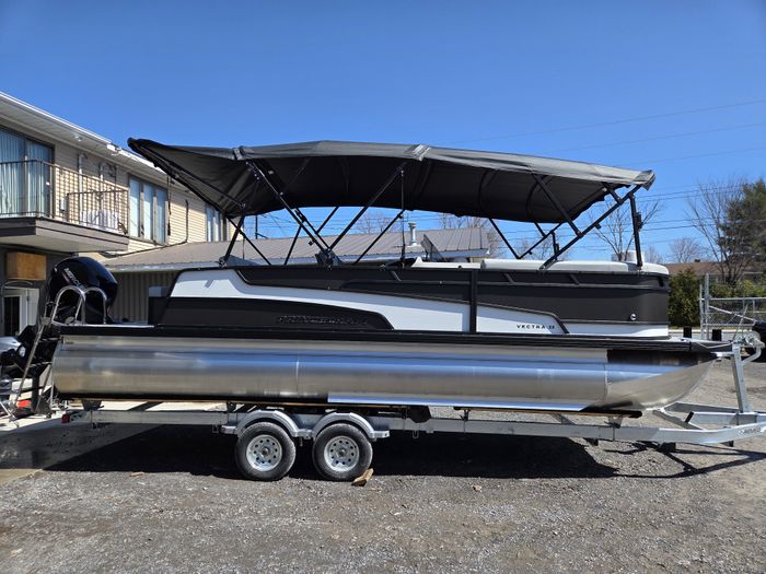 2026 Princecraft VECTRA 23RL TRITOON W/ 150HP MERCURY Photo 6 of 15