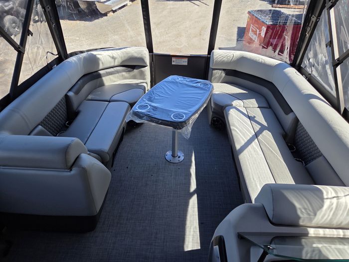 2026 Princecraft VECTRA 23RL TRITOON W/ 150HP MERCURY Photo 8 of 15