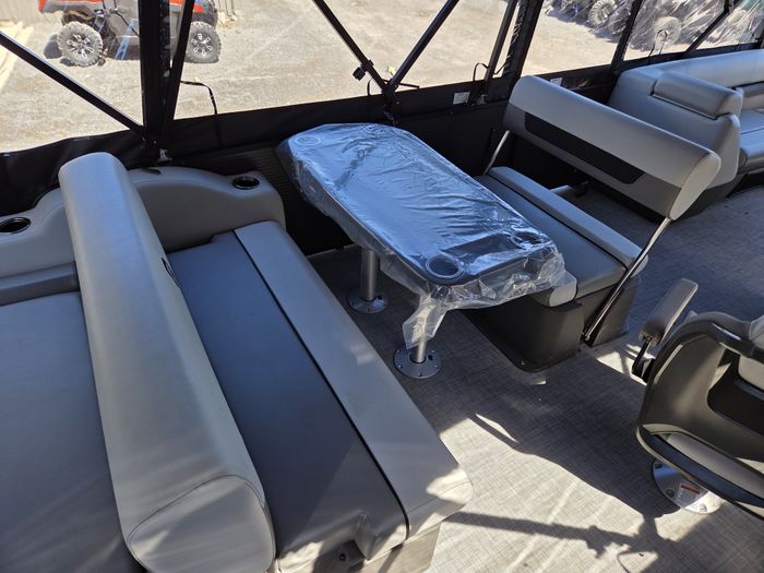 2026 Princecraft VECTRA 23RL TRITOON W/ 150HP MERCURY Photo 11 of 15