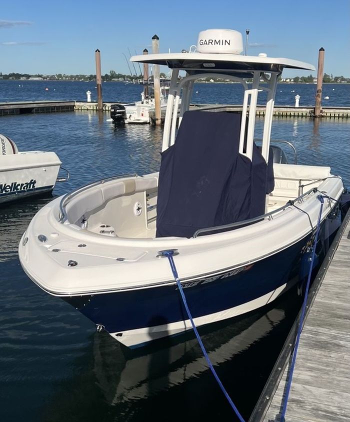 Robalo R222 CC 2021 Used Boat for Sale in South Portland, Maine ...