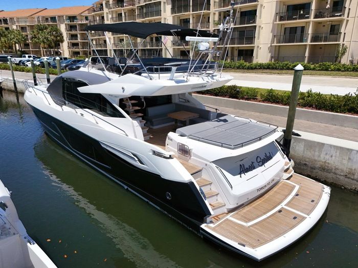 2020 Sunseeker 74 Sport Yacht Photo 2 of 91