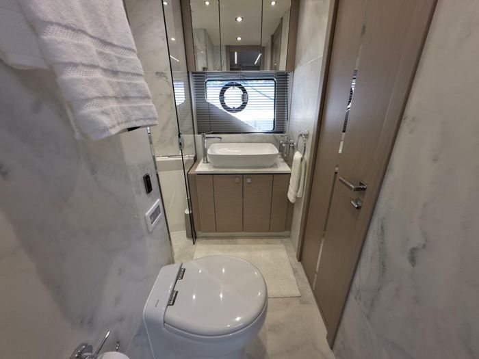2020 Sunseeker 74 Sport Yacht Photo 55 of 91