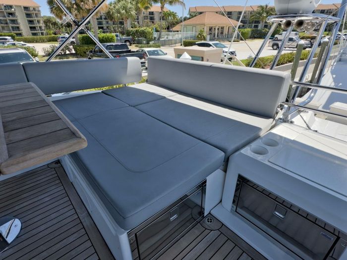 2020 Sunseeker 74 Sport Yacht Photo 19 of 91