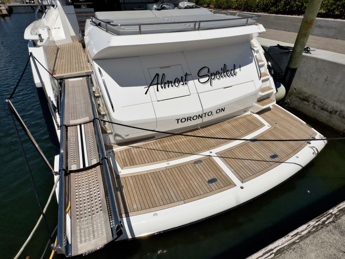 2020 Sunseeker 74 Sport Yacht Photo 4 of 91