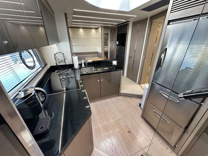 2020 Sunseeker 74 Sport Yacht Photo 41 of 91
