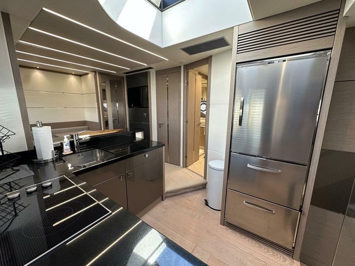 2020 Sunseeker 74 Sport Yacht Photo 42 of 91