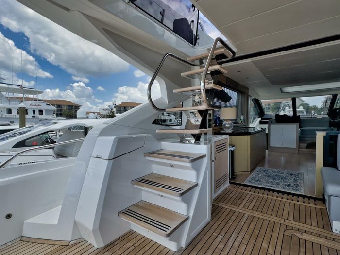 2020 Sunseeker 74 Sport Yacht Photo 9 of 91