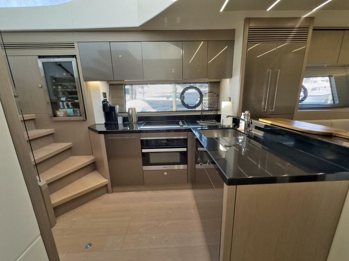 2020 Sunseeker 74 Sport Yacht Photo 44 of 91
