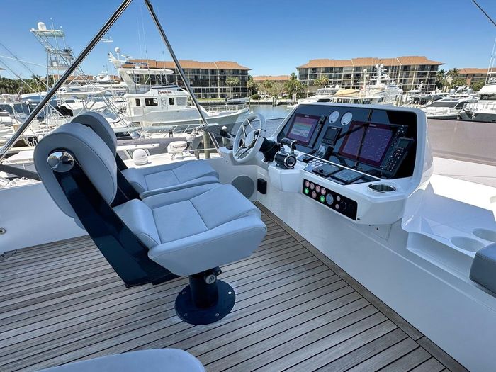 2020 Sunseeker 74 Sport Yacht Photo 10 of 91