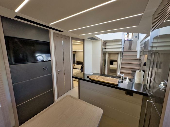 2020 Sunseeker 74 Sport Yacht Photo 47 of 91