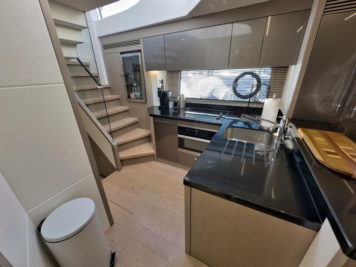 2020 Sunseeker 74 Sport Yacht Photo 48 of 91
