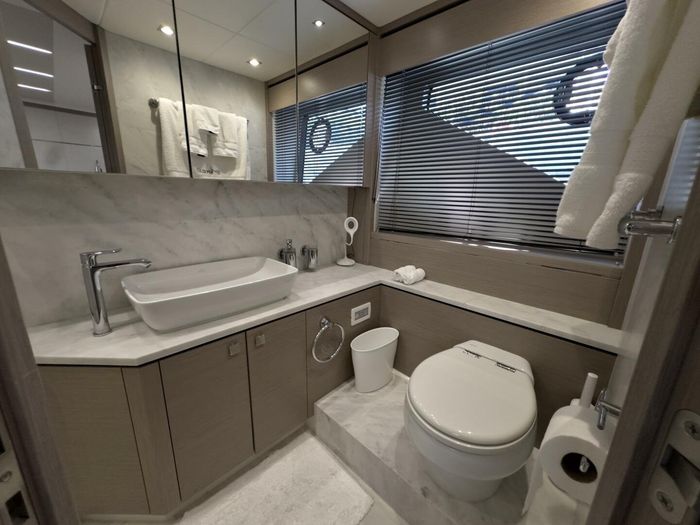 2020 Sunseeker 74 Sport Yacht Photo 70 of 91