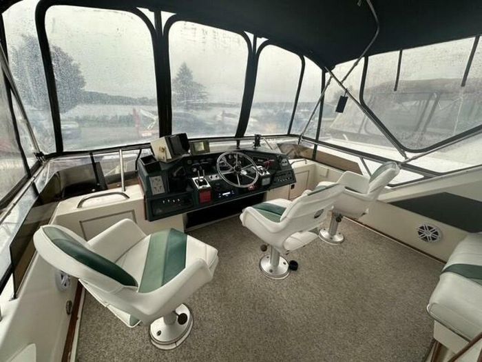 1989 Sea Ray 380 Aft Cabin Photo 21 of 52