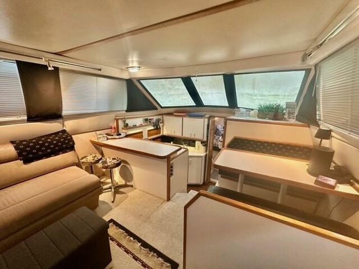 1989 Sea Ray 380 Aft Cabin Photo 31 of 52