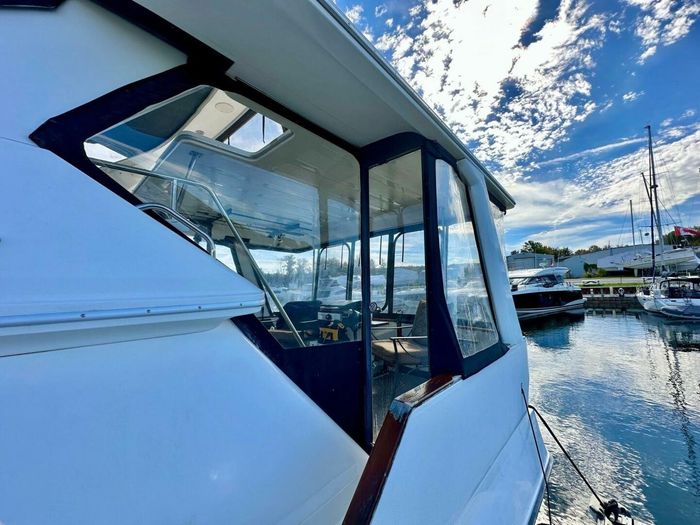 1989 Sea Ray 380 Aft Cabin Photo 12 of 52
