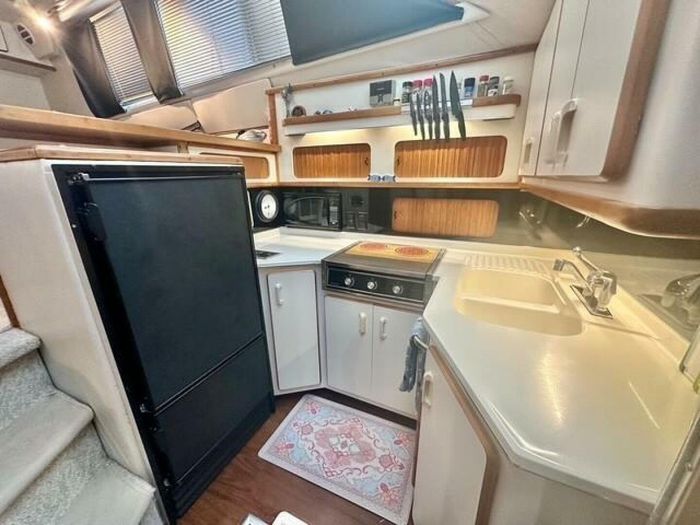 1989 Sea Ray 380 Aft Cabin Photo 33 of 52
