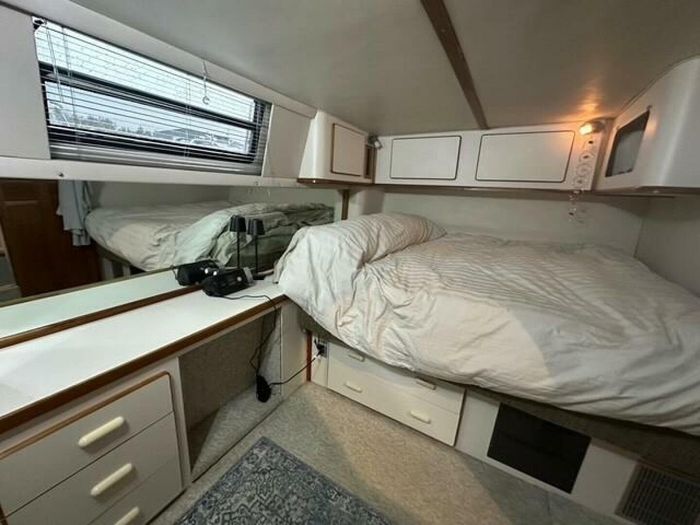 1989 Sea Ray 380 Aft Cabin Photo 43 of 52
